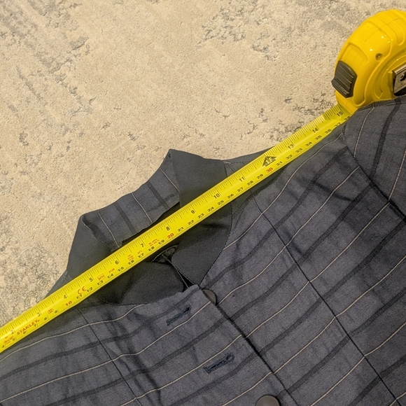 Emporio Armani Navy Striped Buttoned Blazer – Size 46 - Picture 11 of 14